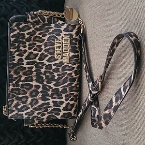 STEVE MADDEN LEOPARD PRINT CROSSBODY PURSE